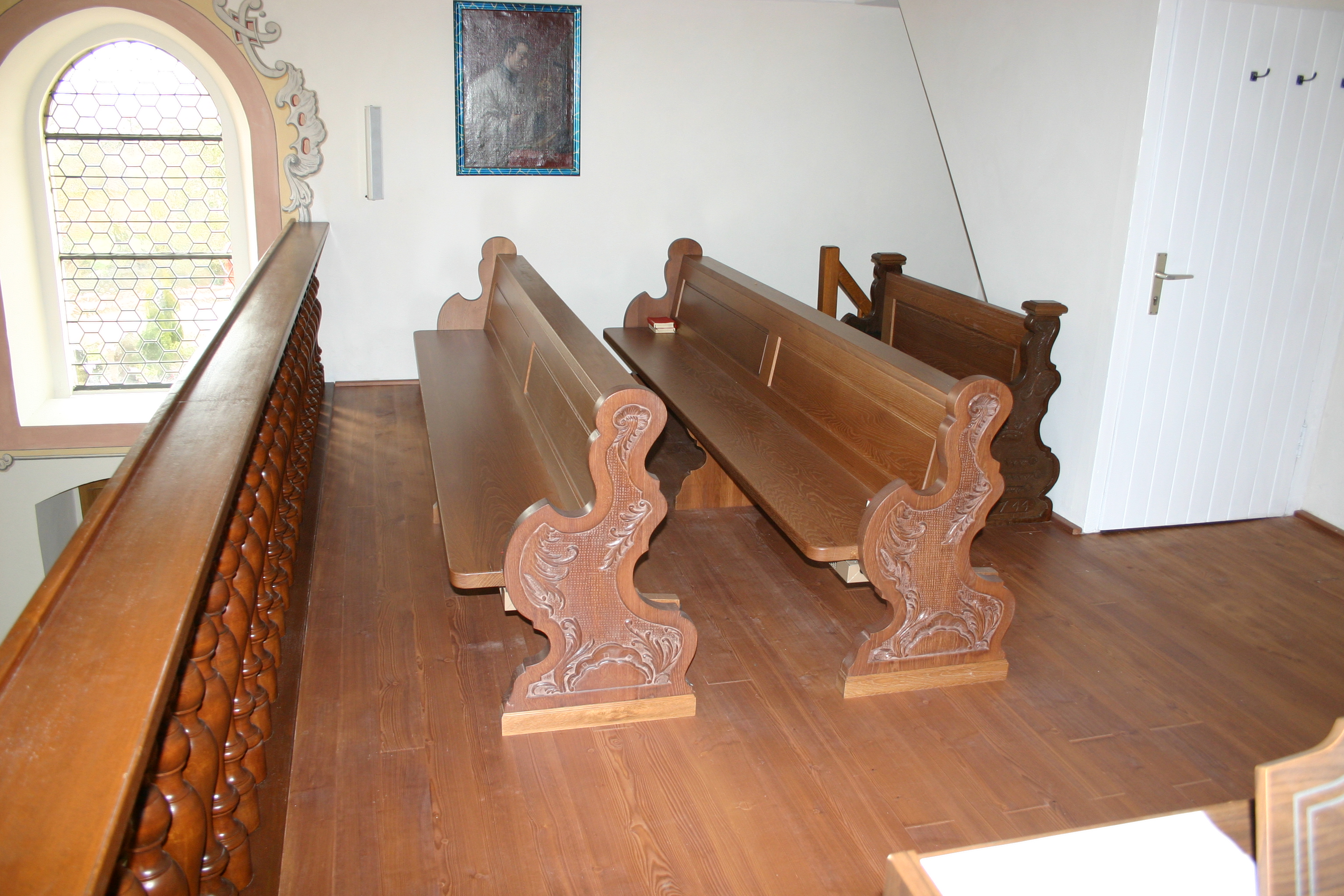 FÜR HISTORISCHE KIRCHENRÄUME - Gebrüder Hauser Kirchengestühl